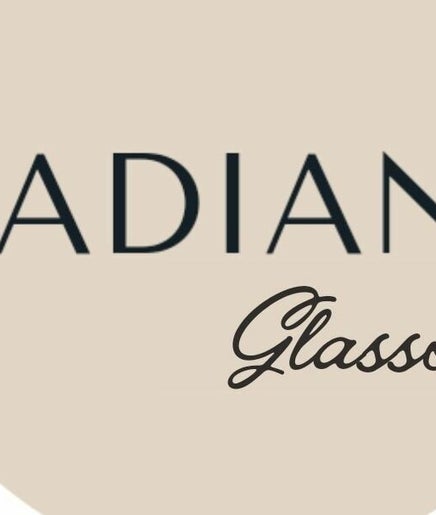 Radiant Beauty Glasson afbeelding 2
