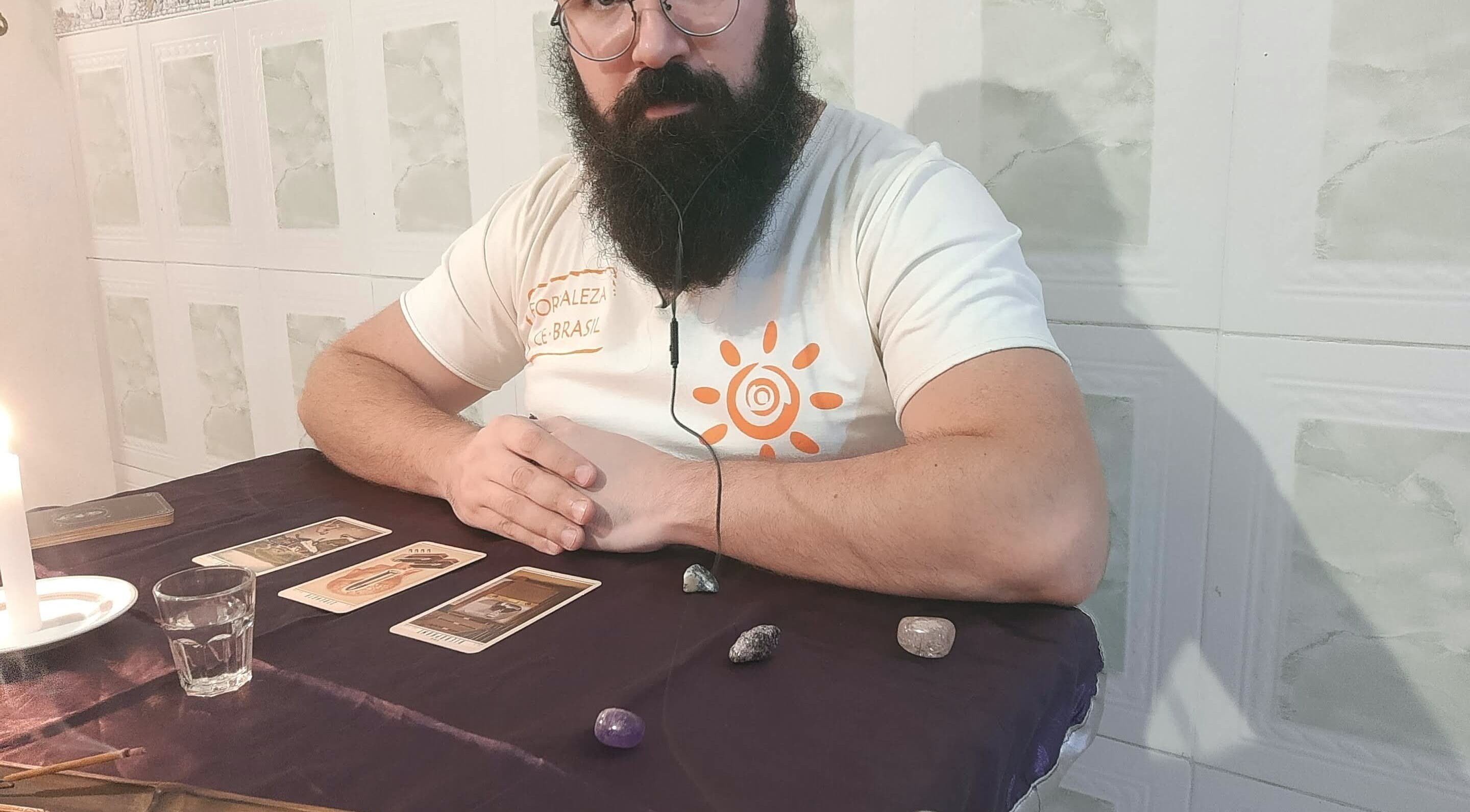 Consulta de tarot espiritual em Jean Terapias 2, São Paulo, BR. Experiência mística e relaxante.