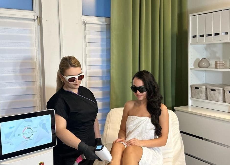Tratament epilare cu laser la Infinity Beauty Salon, Târgu Mureș, Județul Mureș, RO, în atmosferă relaxantă.