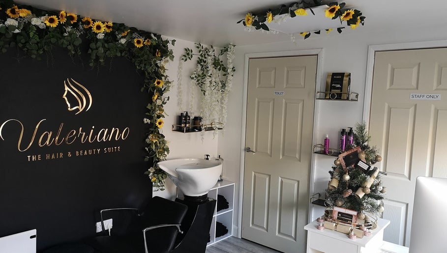 Valeriano the Hair and Beauty Suite imaginea 1