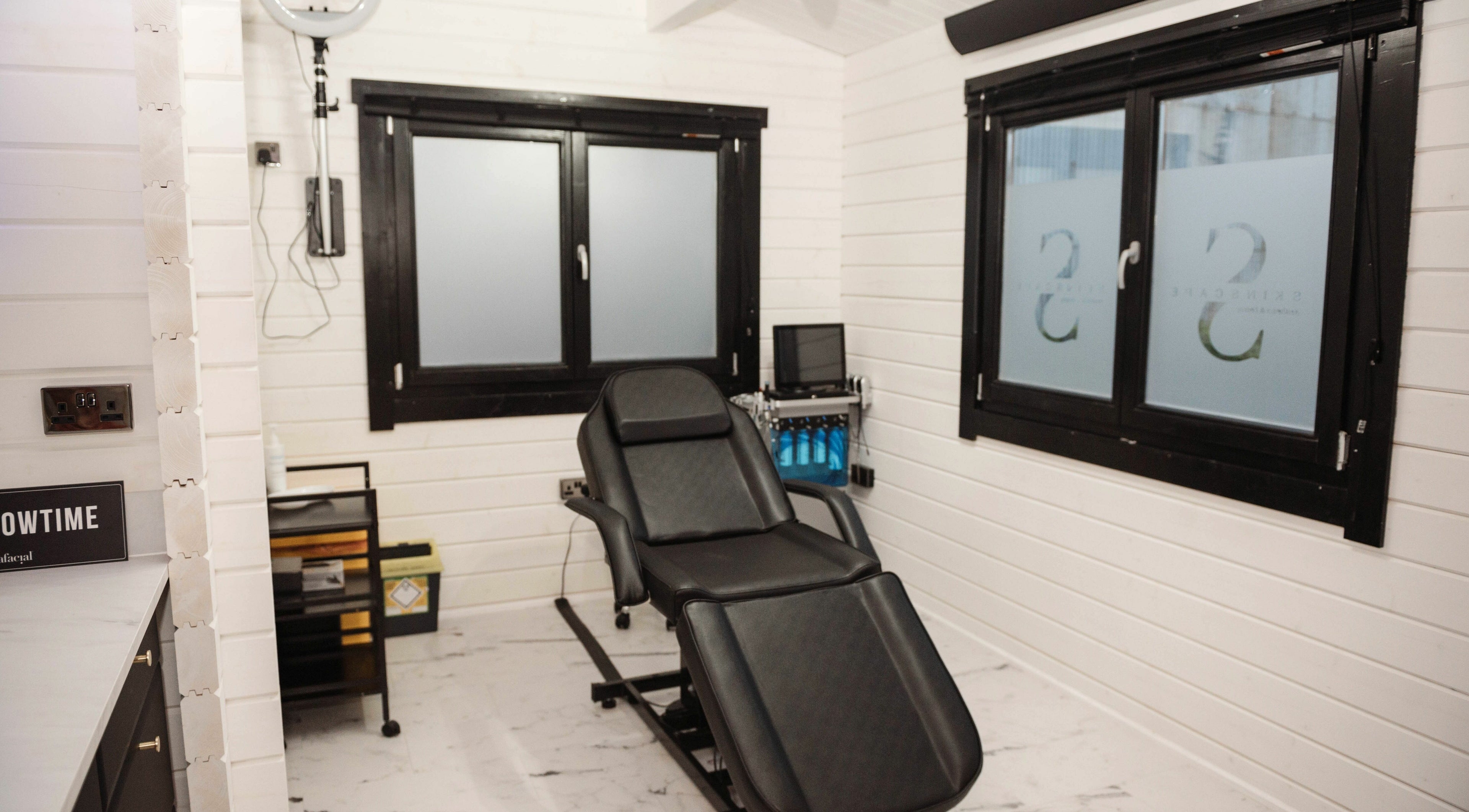 Contemporary treatment room at Skinscape Aesthetics & Beauty Kelso, KELSO, Scotland, GB, featuring a reclining chair.