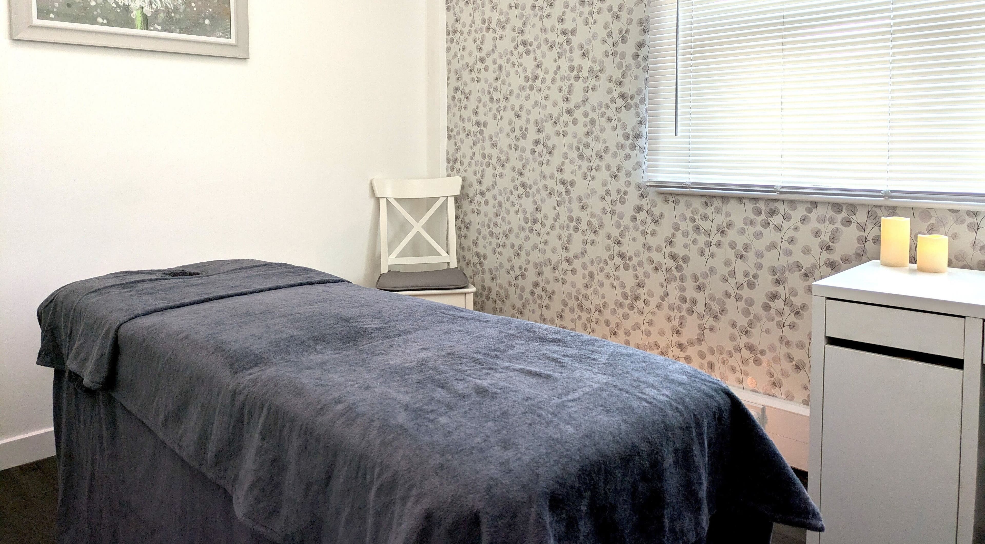 Tranquil massage room at Innerspace Wellbeing, Leicester, England, GB with therapeutic ambiance.