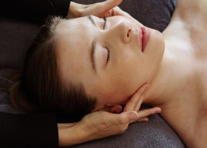 Relaxing facial massage at Innerspace Wellbeing in Leicester, England, GB. Experience tranquility and rejuvenation.