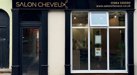 The Male Waxing & Massage Service at Salon Cheveux slika 3