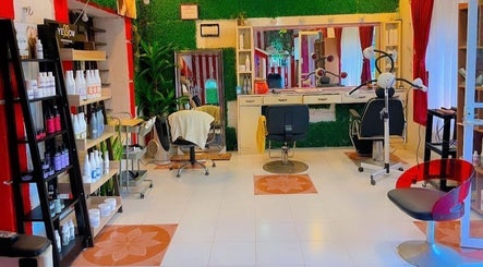 Salón Charly  Chan Hair Studio