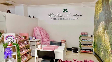 Design Your Nails image 3