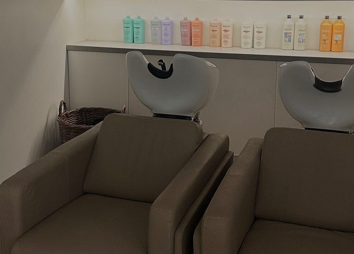 Elegant hair wash station at Jessica Simpson Studio, Tonbridge, England, GB.