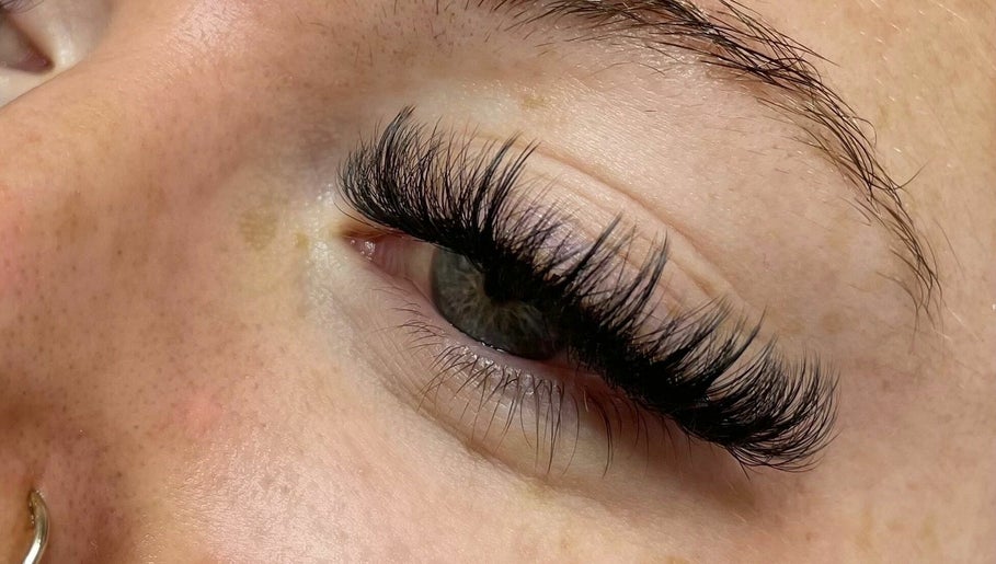 Mix Lash Studios image 1