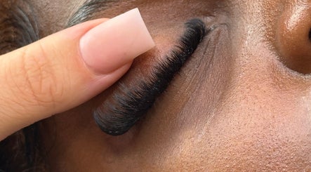 Lashed By Ep slika 3