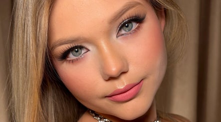 Paola Blanka Hair and Makeup Studio image 2