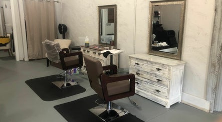 Willow Salon