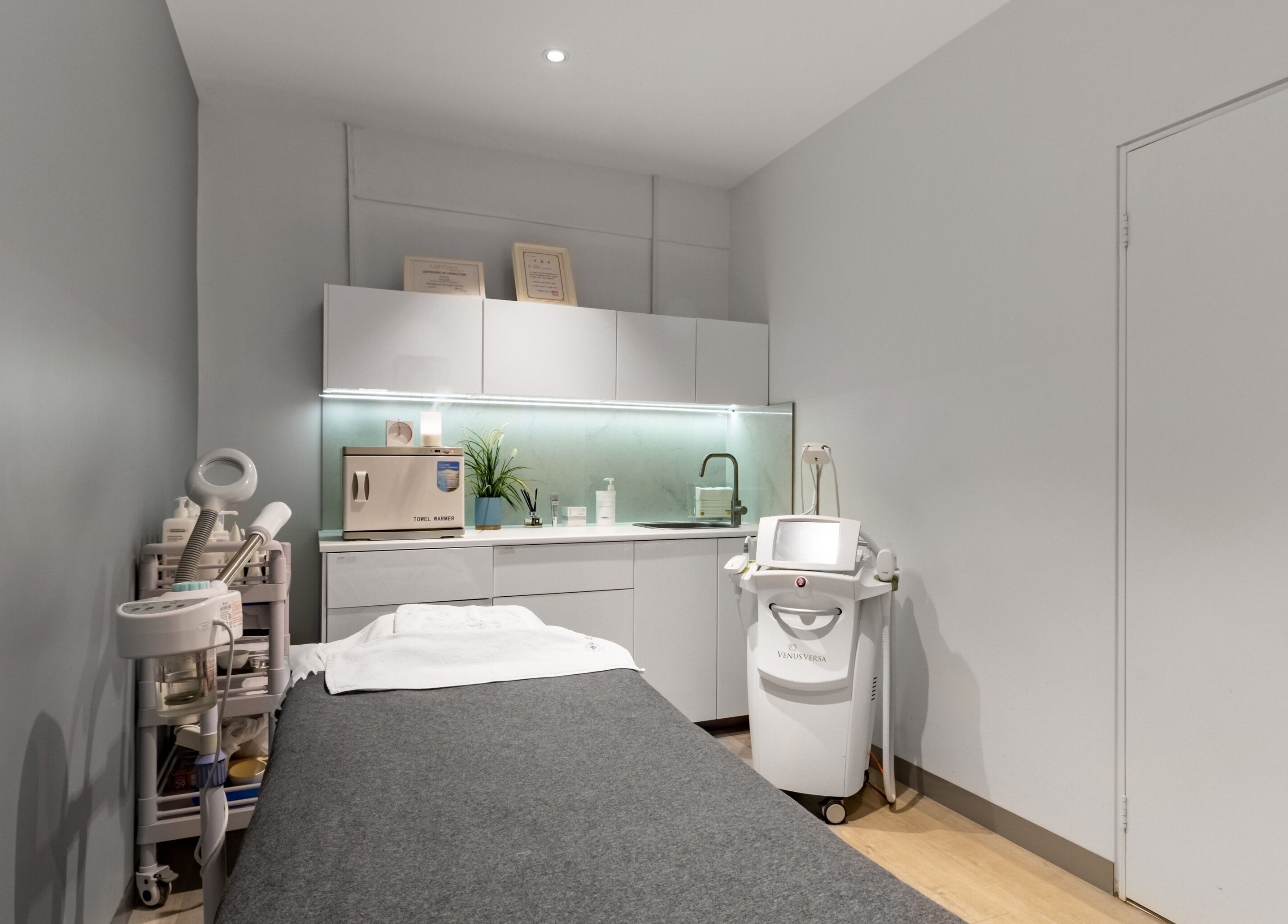 Sycamore Medi Spa - Civic therapy room in Canberra, AU with modern equipment and soothing ambience.