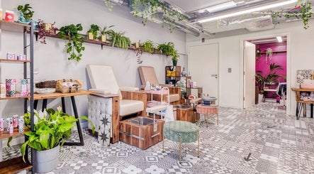 Aura Organics Spa Hackney Wick image 2