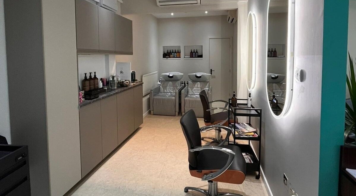 Modern hair wash stations at Luca Costa Hairstudios Luxe Hair Ltd in London, England, GB.