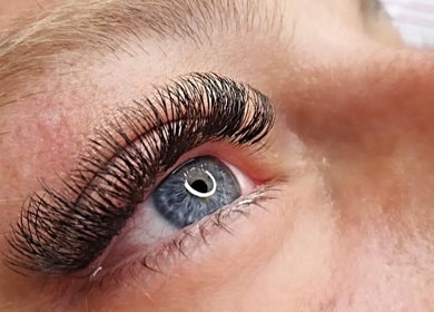 Detailed eyelash extensions at VHB House of Beauty, Wollongong, New South Wales, AU.