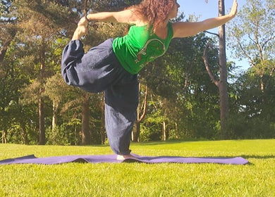 Yoga practice in nature by Giovanna Baistrocchi - Energy therapist & Body Wisdom coach, Craigavon, Northern Ireland, GB.