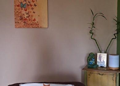 Peaceful therapy room at Giovanna Baistrocchi - Energy therapist & Body Wisdom coach in Craigavon, Northern Ireland, GB.