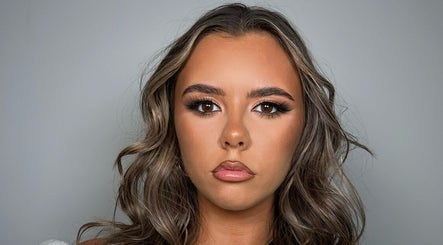 Tara Neave Makeup