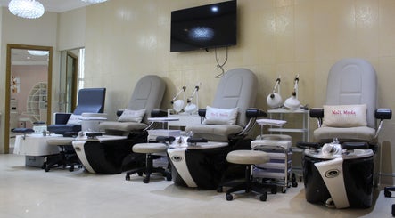 Nail Moda Ladies Salon