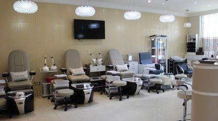 Nail Moda Ladies Salon