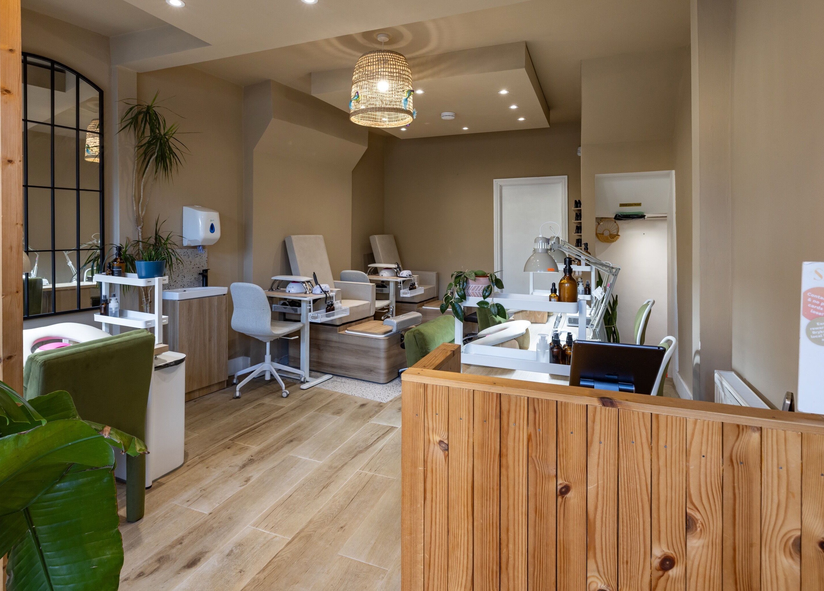 Stylish interior of Skip The Filter Fulham Beauty in London, England, GB with chic decor and modern amenities.