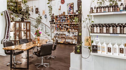 Chameleon New Age Salon 🌈 interior showcasing elegant decor and beauty products, Surfers Paradise, Queensland, AU.