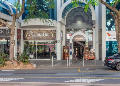Exterior view of Chameleon New Age Salon 🌈 in Surfers Paradise, Queensland, AU, showcasing its modern storefront.