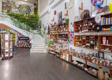 Chameleon New Age Salon 🌈 in Surfers Paradise, Queensland, AU offers vibrant decor and holistic products.