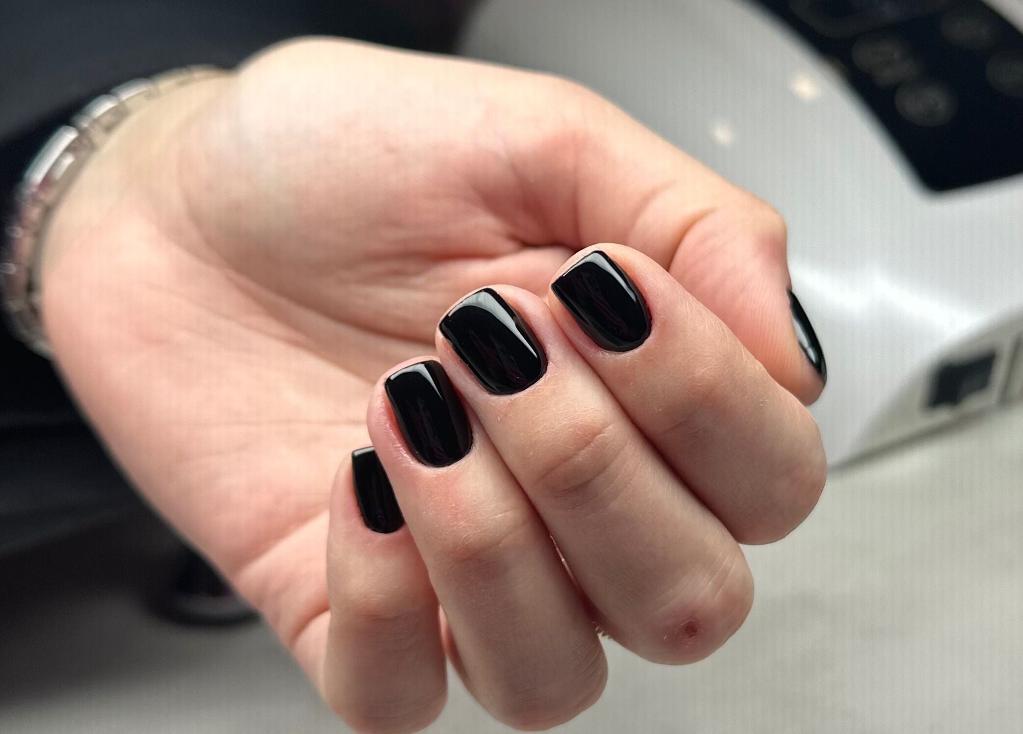 Elegantni crni nokti u salonu Sugar Nails, Kunovec Breg, Koprivničko-križevačka Županija, HR.