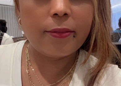 Client at Celeniabeautysalon, Philipsburg, Sint Maarten, SX, enjoying a serene beauty experience.