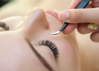 Expert lash application at Beauty Overdose in Palmerston North, Manawatū-Whanganui, NZ, enhancing eye beauty.