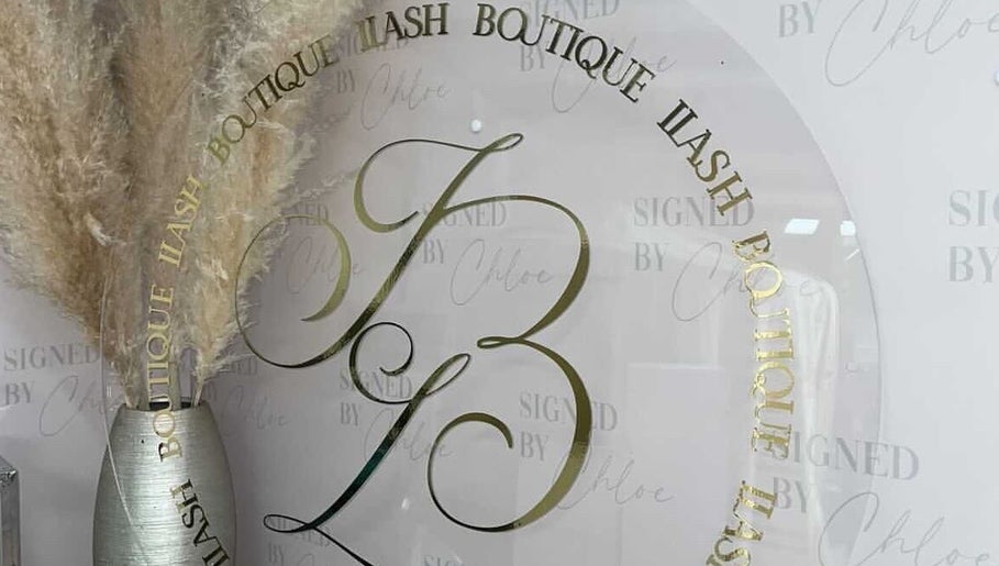 Elegant decor at I Lash Boutiqúe, Wolverhampton, England, GB, featuring pampas grass in a chic vase.