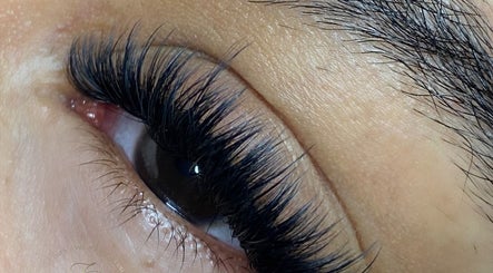Close-up of stunning eyelash extensions at I Lash Boutiqúe, Wolverhampton, England, GB.