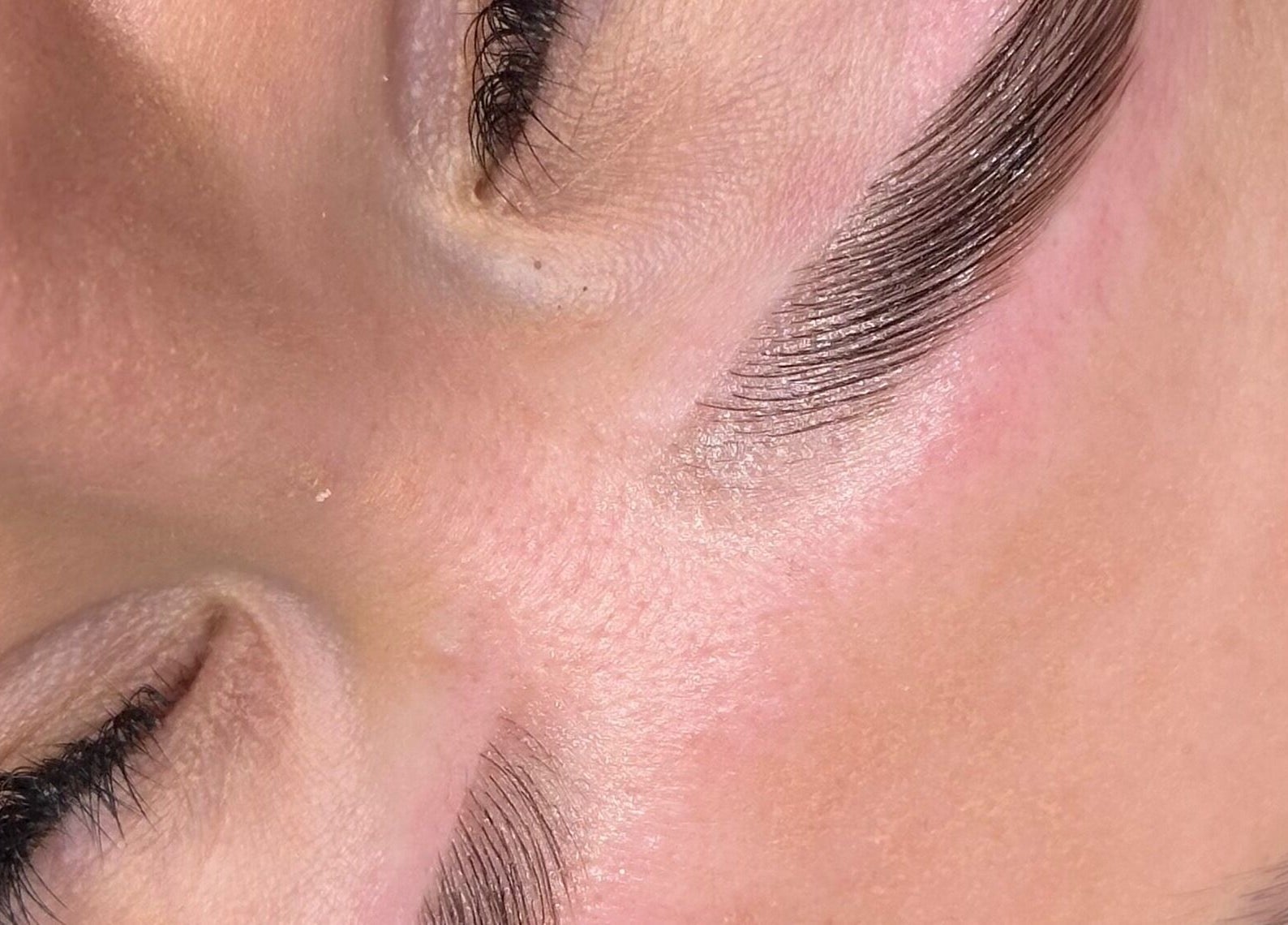 Flawlessly shaped brows at AR Lashes and Brows, Crayford, England, GB offering expert beauty services.