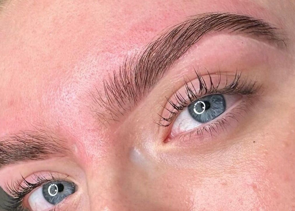 Expertly shaped brows at AR Lashes and Brows in Crayford, England, GB. Highlighting precision and beauty.