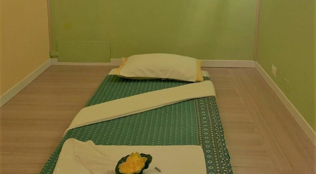 Sala massaggio con letto a The Thaiwells, Vicenza, Veneto, IT.