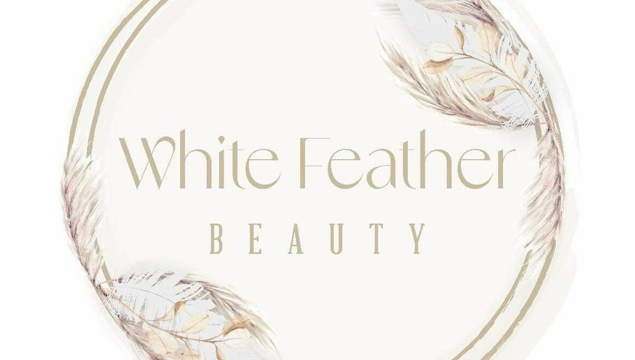 White Feather Beauty – obraz 1
