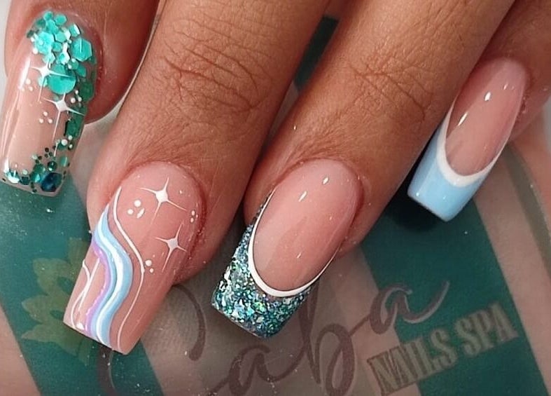 Diseño de uñas decoradas en Saba Nails Spa Sede Caney, Fusagasuga, Cundinamarca, CO.