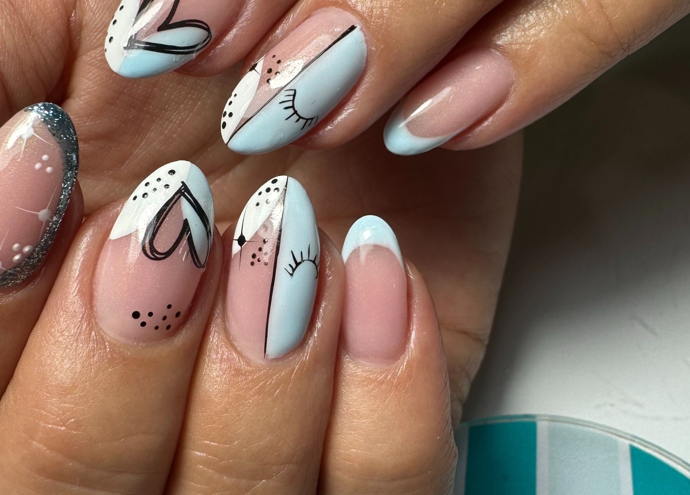 Diseño de uñas elegante en Saba Nails Spa Sede Caney, Fusagasuga, Cundinamarca, CO.