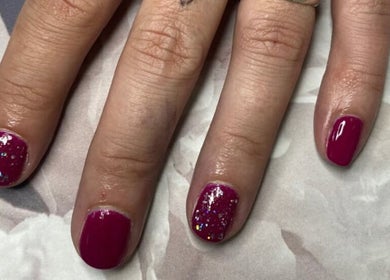 Glimmende nagels met sprankeling bij BeautyWorkz, Burgh-haamstede, Zeeland, NL.
