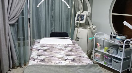 Zwartkop Centurion - Absolute Divine Glow Endermologie TM & Aesthetics Clinic