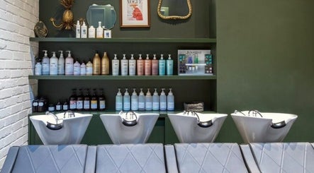 Aer Salon image 2