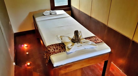Relaxing Reflexology Batu