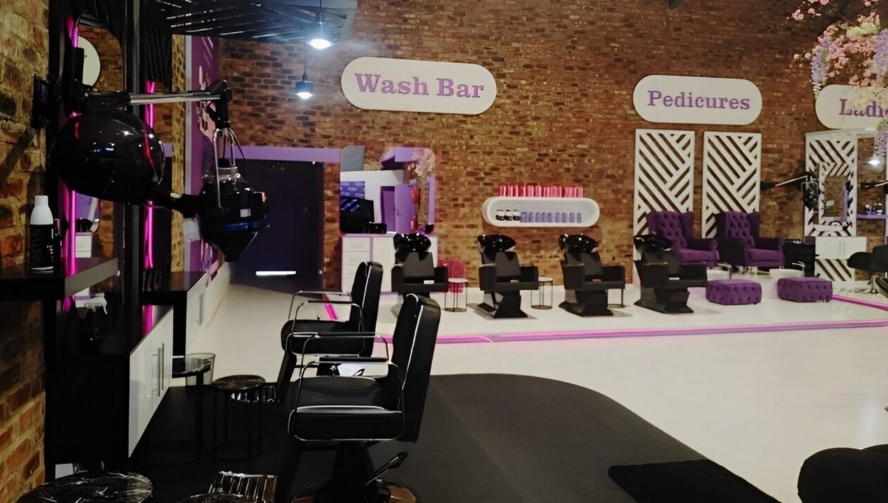Volumicious Riversands venue in Johannesburg, Gauteng, ZA, showcasing a chic wash and pedicure area.