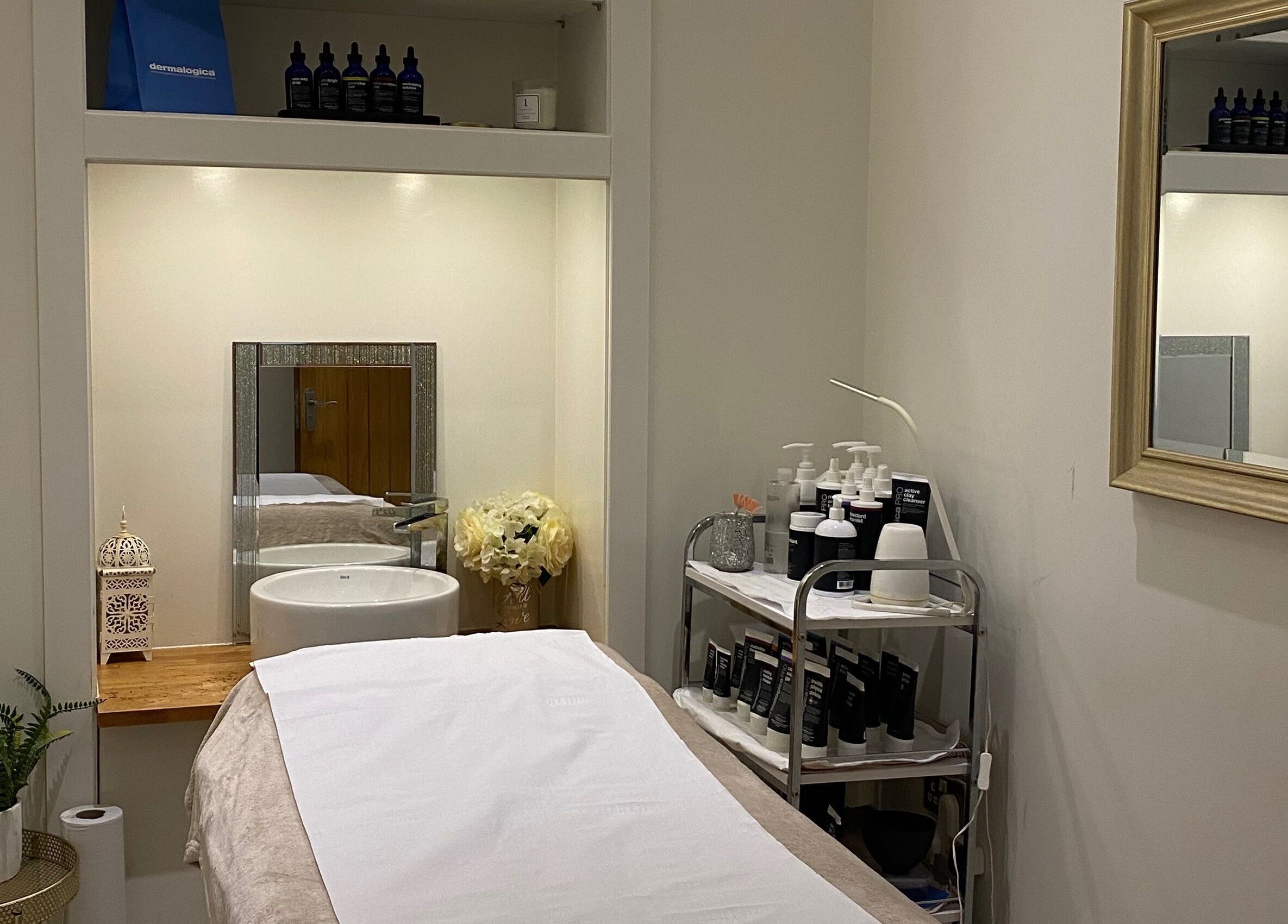 Calm treatment room at Beauty at No.1 in Berkhamsted, England, GB.