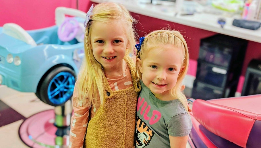 Sharkey's Cuts for Kids - Irvine image 1