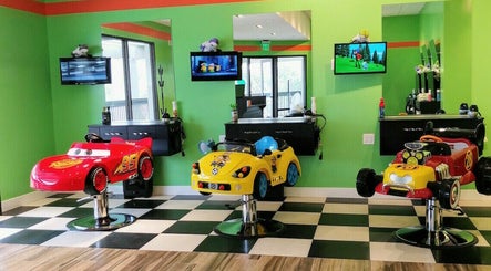 Sharkey's Cuts for Kids - Irvine image 2