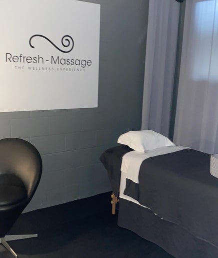 Refresh-Massage image 2