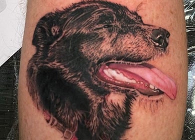 Tatuaje de perro realista en Rr Tattoo & Piercing Studio, Benidorm, Comunidad Valenciana, ES.