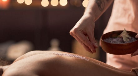 Relaxing massage with aromatic salts at Wellness Sanctuary-Mossley, Mossley, England, GB. Inviting ambiance.